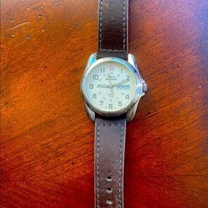 Mens Swiss Army watch with leather band